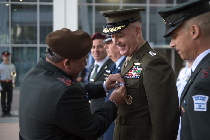 גנרל ג'וסף פ.דנפורד General Josef F. Dunford